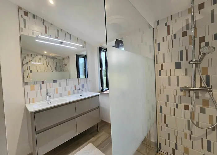 Semesterbostad De Charme A Avec Internet Et Parking - Fr-1-616-497